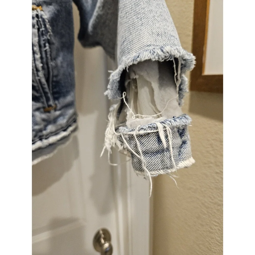 Vtg Levi's Light Wash Denim Sherpa Super Distressed Thrashed Grunge Jacket L - Picture 5 of 16